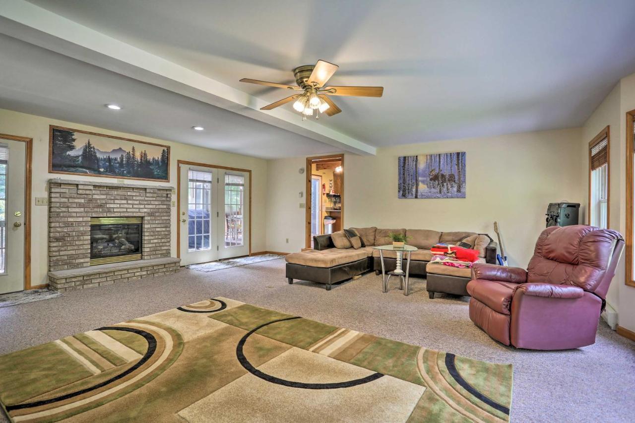 Henryville Home With Hot Tub About 5 Mi To Camelback! 외부 사진