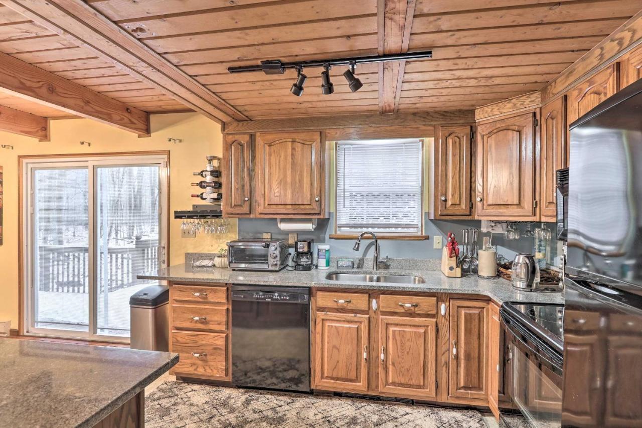 Henryville Home With Hot Tub About 5 Mi To Camelback! 외부 사진