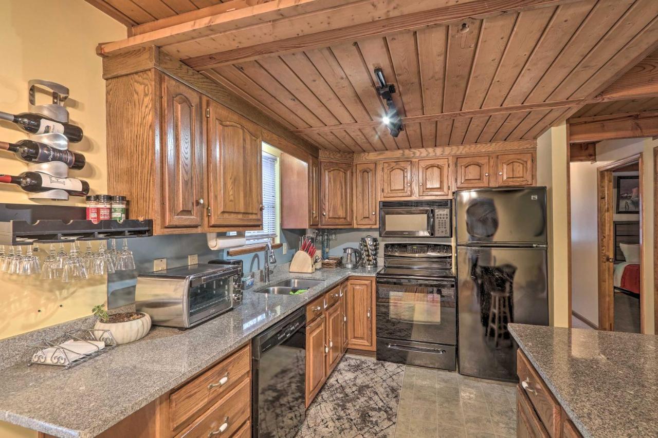 Henryville Home With Hot Tub About 5 Mi To Camelback! 외부 사진