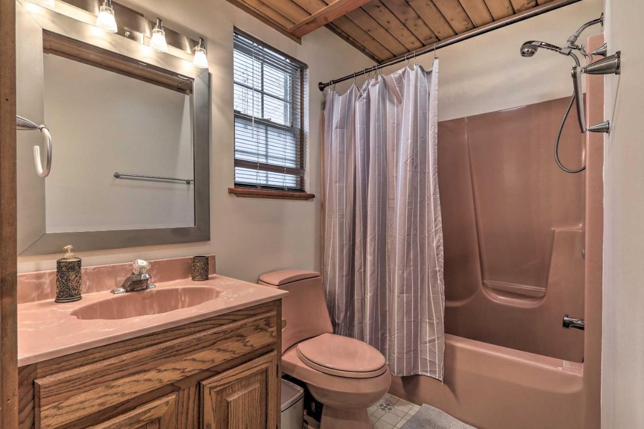 Henryville Home With Hot Tub About 5 Mi To Camelback! 외부 사진